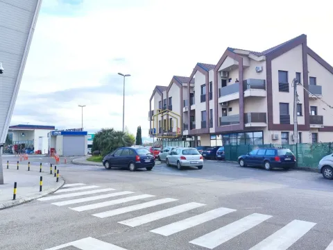 Rent, two bedroom apartment, 56m², City Kvart, Podgorica - image 2