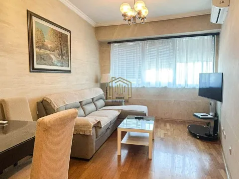 Rent, one bedroom apartment, 55m², Podgorica, Crna Gora - image 1