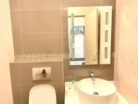 Izdavanje, trosoban stan, 80m², Centar, Novi Sad - image 11