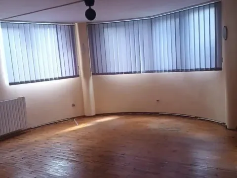 Izdavanje, kuća, 180m², Čukarica, Beograd - image 7