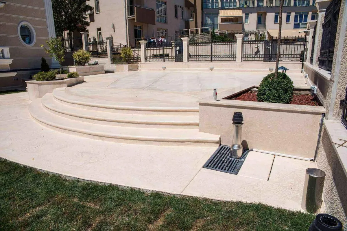 Izdavanje, kuća, 1400m², Savski Venac, Beograd