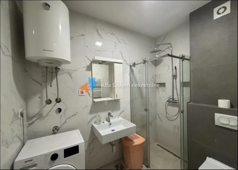 Rent, three bedroom apartment, 55m², Južni Bulevar, Vračar Sve Podlokacije