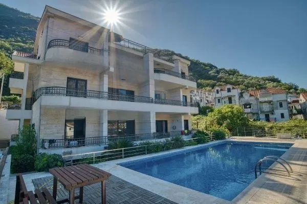 Sale, three bedroom apartment, 124m², Stoliv, Kotor