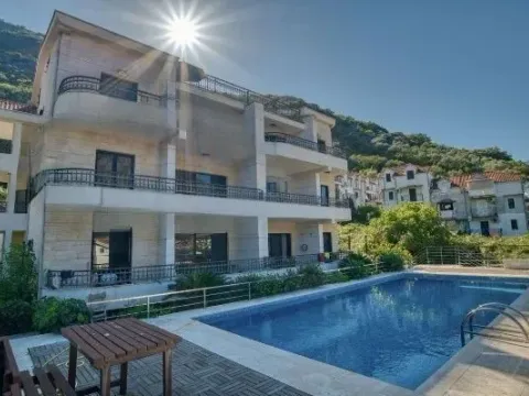 Sale, three bedroom apartment, 124m², Stoliv, Kotor