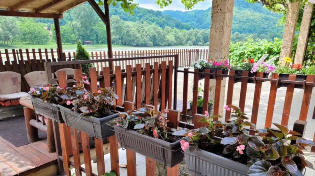 Prodaja, kuća, 240m², Ljubovija, Srbija