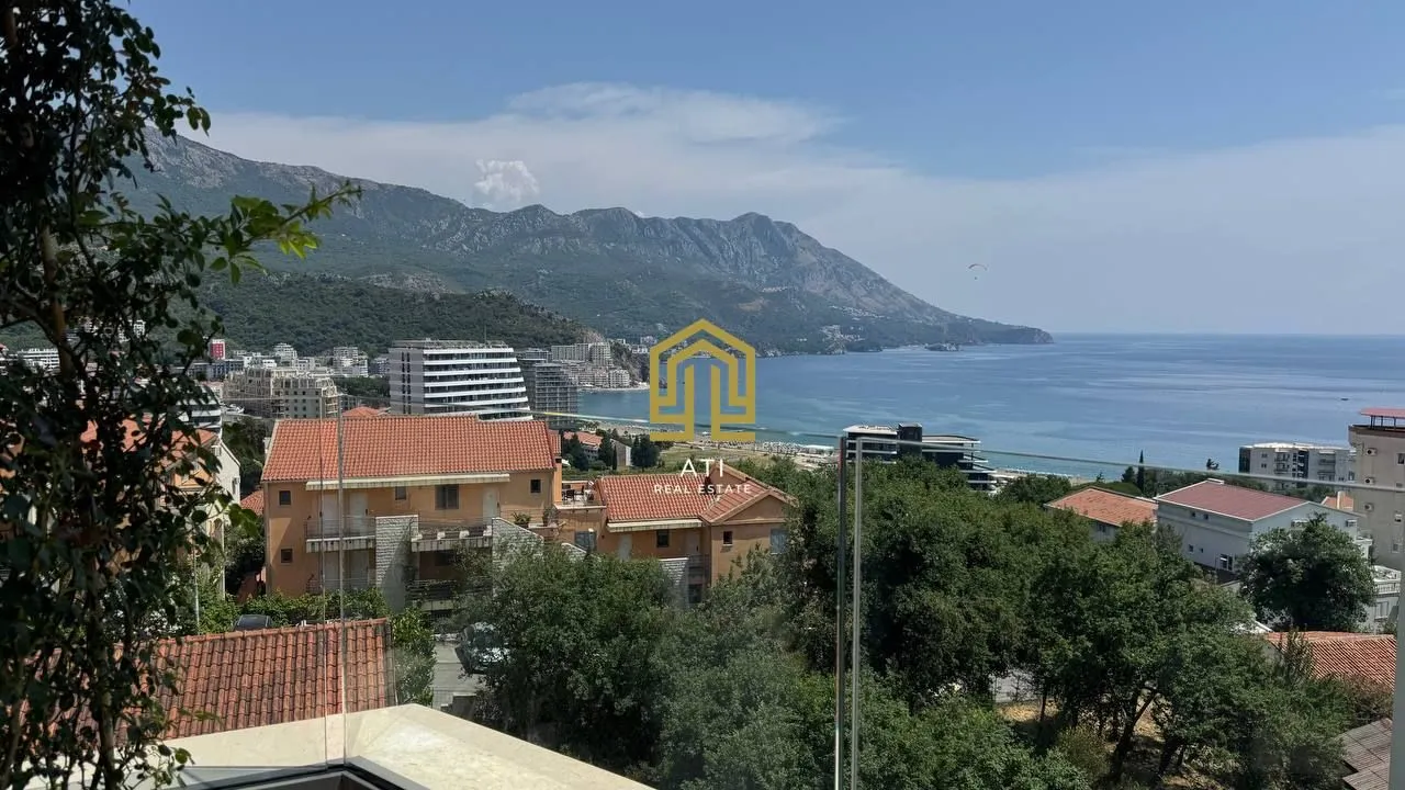 Pogled na more i okolinu sa terase.
