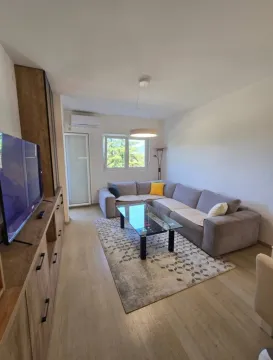 Izdavanje, dvosoban stan, 70m², City Kvart, Podgorica - image 18