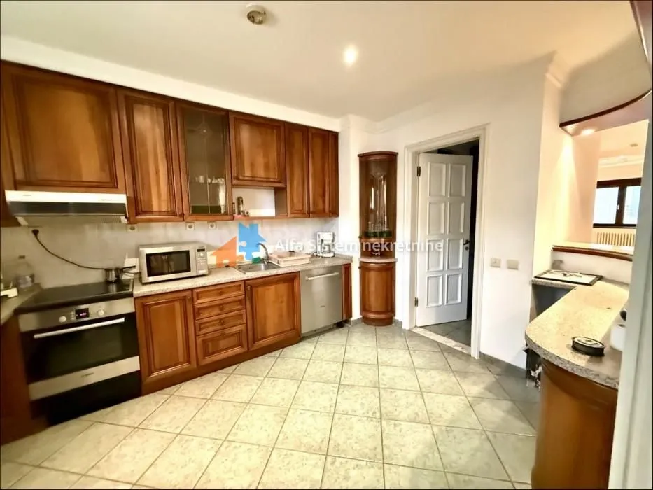 Rent, office space, 147m², Kalenić Pijaca, Vračar Sve Podlokacije
