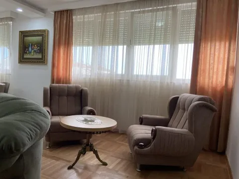 Izdavanje, dvosoban stan, 80m², Stari Aerodrom, Podgorica - image 7