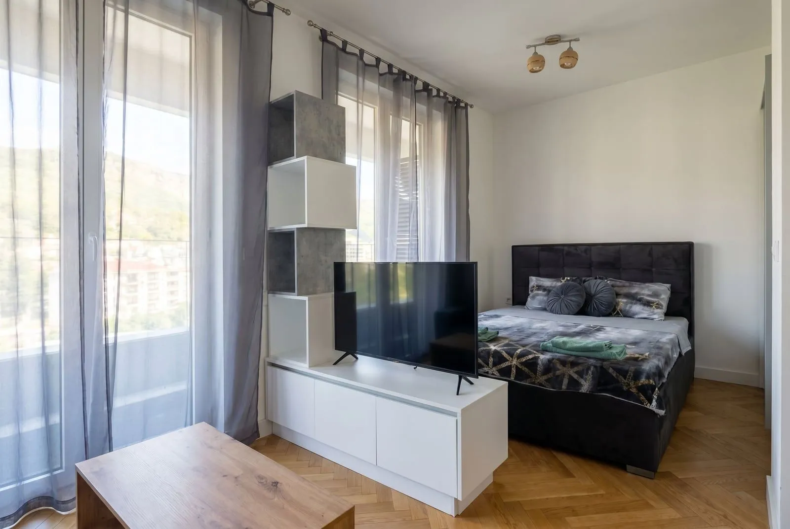 Izdavanje, jednosoban stan, 33m², Bečići, Budva