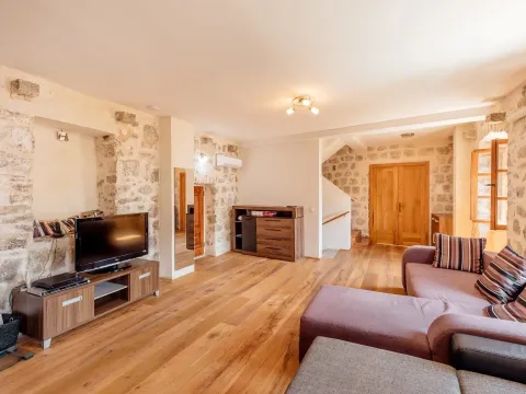 Sale, house, 484m², Perast, Kotor - image 10