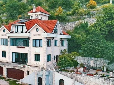 Sale, house, 392m², Sveti Stefan, Budva - image 1