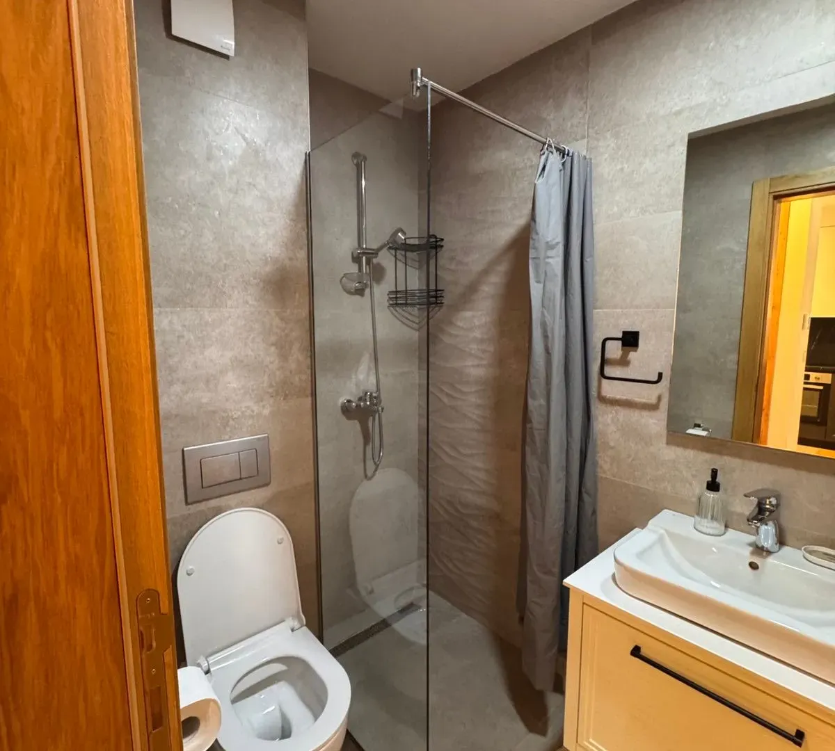 Rent, one bedroom apartment, 62m², Bečići, Budva