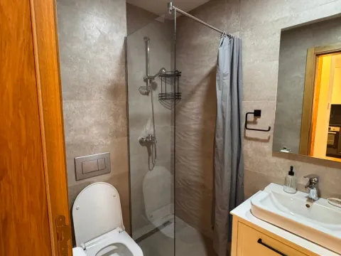 Rent, one bedroom apartment, 62m², Bečići, Budva - image 9