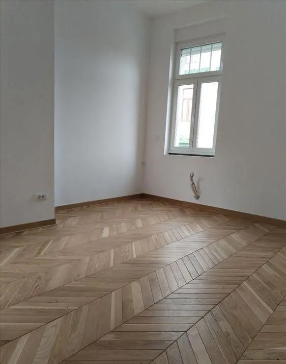 Izdavanje, četvorosoban stan, 115m², Savski Venac, Beograd