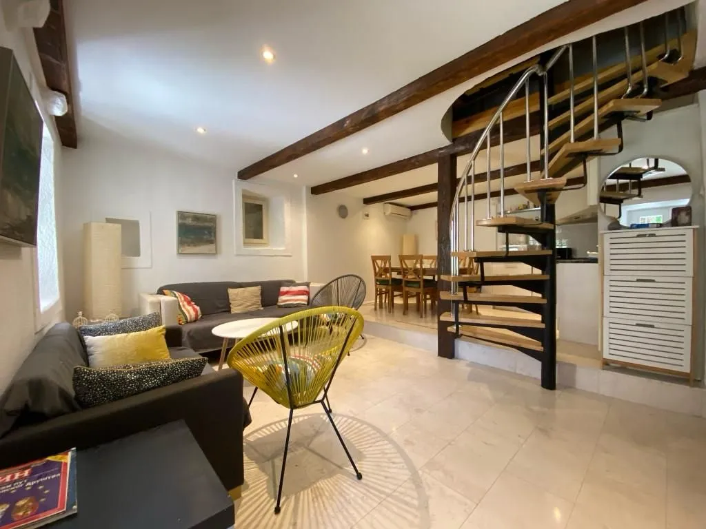 Prodaja, stan, 95m², Perast, Kotor