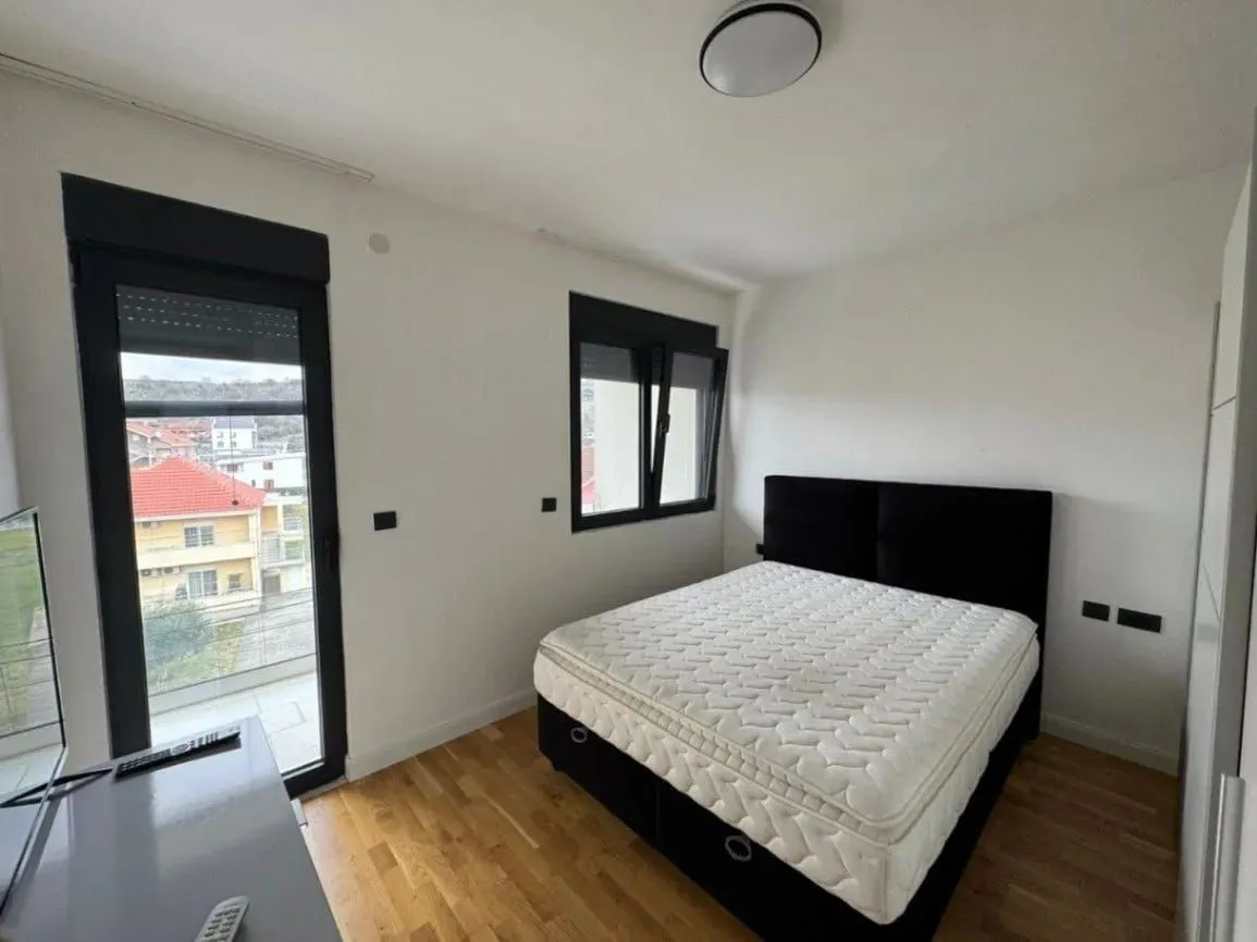 Izdavanje, trosoban stan, 130m², Dalmatinska ulica, Podgorica