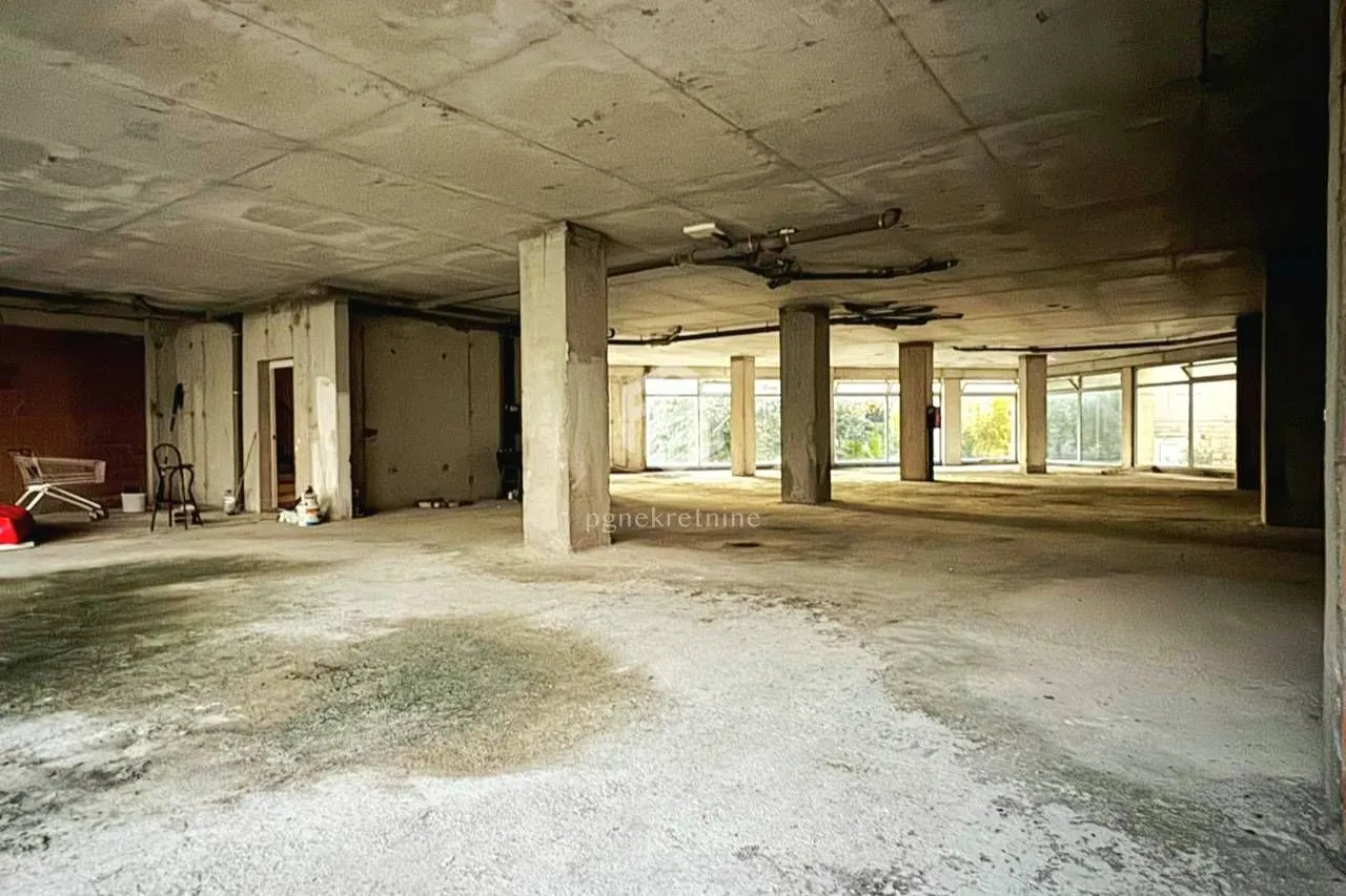 Rent, office space, 406m², Petrovac, Budva