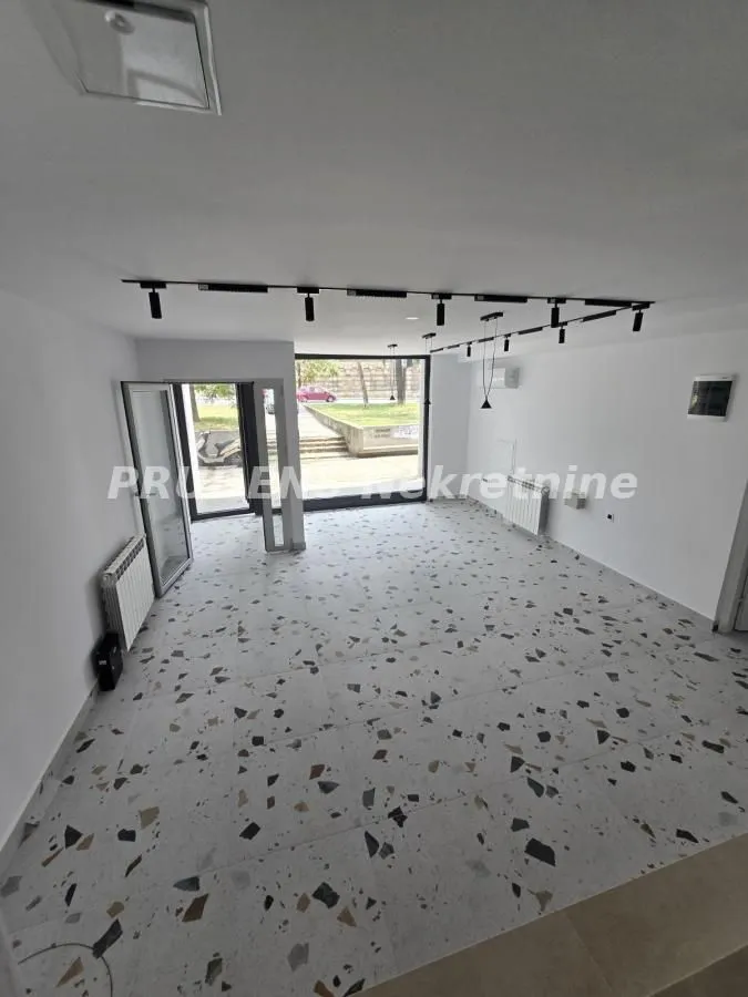 Rent, office space, 296m², Vukov Spomenik, Zvezdara Sve Podlokacije
