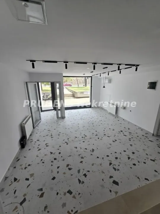 Rent, office space, 296m², Vukov Spomenik, Zvezdara Sve Podlokacije