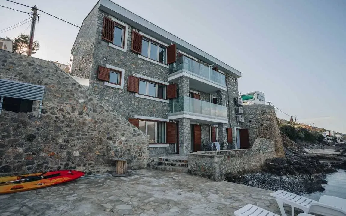 Sale, house, 300m², Krašići, Tivat