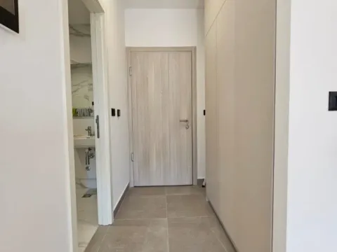 Izdavanje, jednosoban stan, 45m², City Kvart, Podgorica - image 6