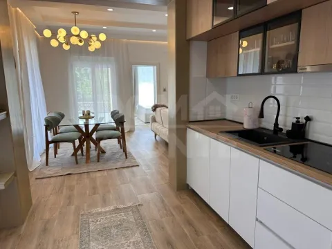 Izdavanje, četvorosoban stan, 104m², Zelenika, Herceg Novi - image 13