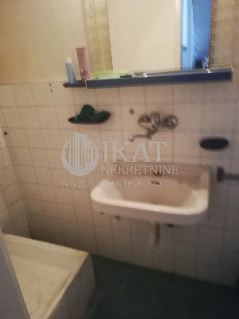 Rent, four bedroom apartment, 120m², Voždovac Sve Podlokacije, Beograd