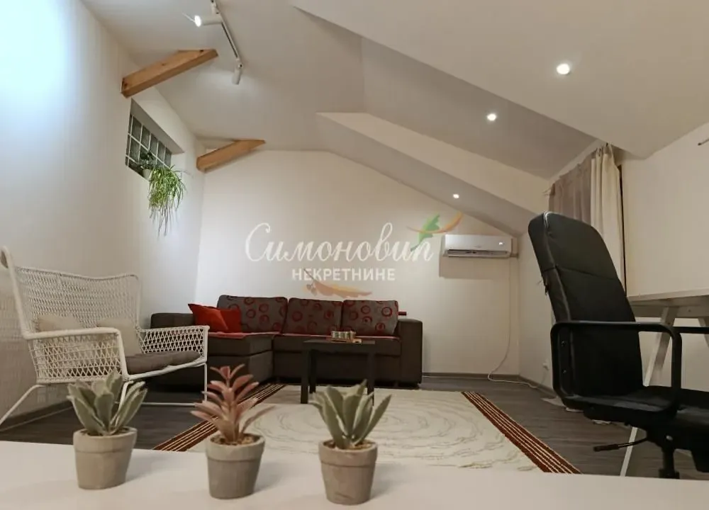 Izdavanje, kuća, 50m², Mali Mokri Lug, Zvezdara Sve Podlokacije