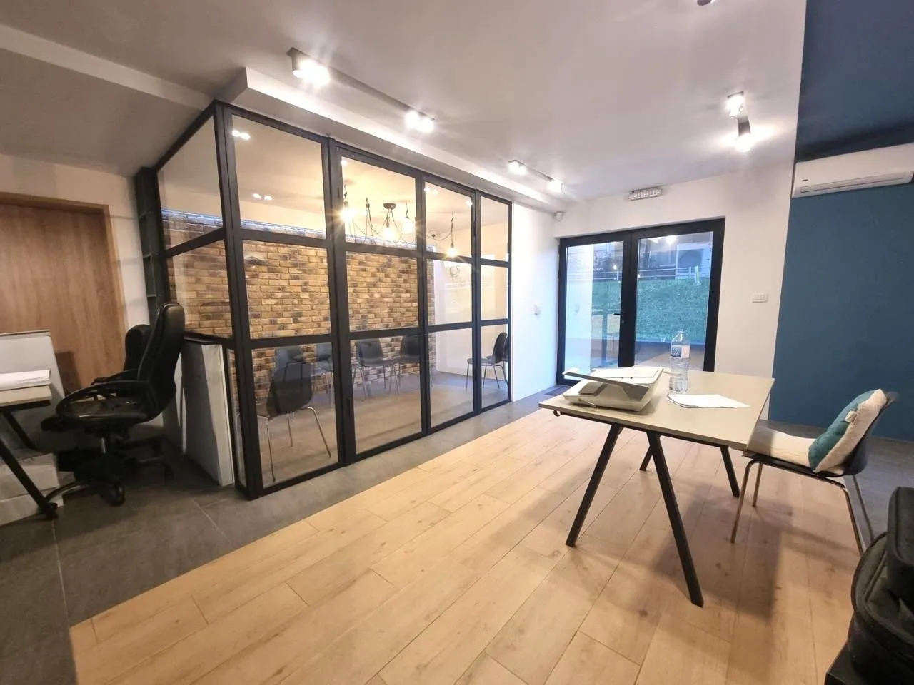 Izdavanje, poslovni prostor, 43m², Momišići, Podgorica