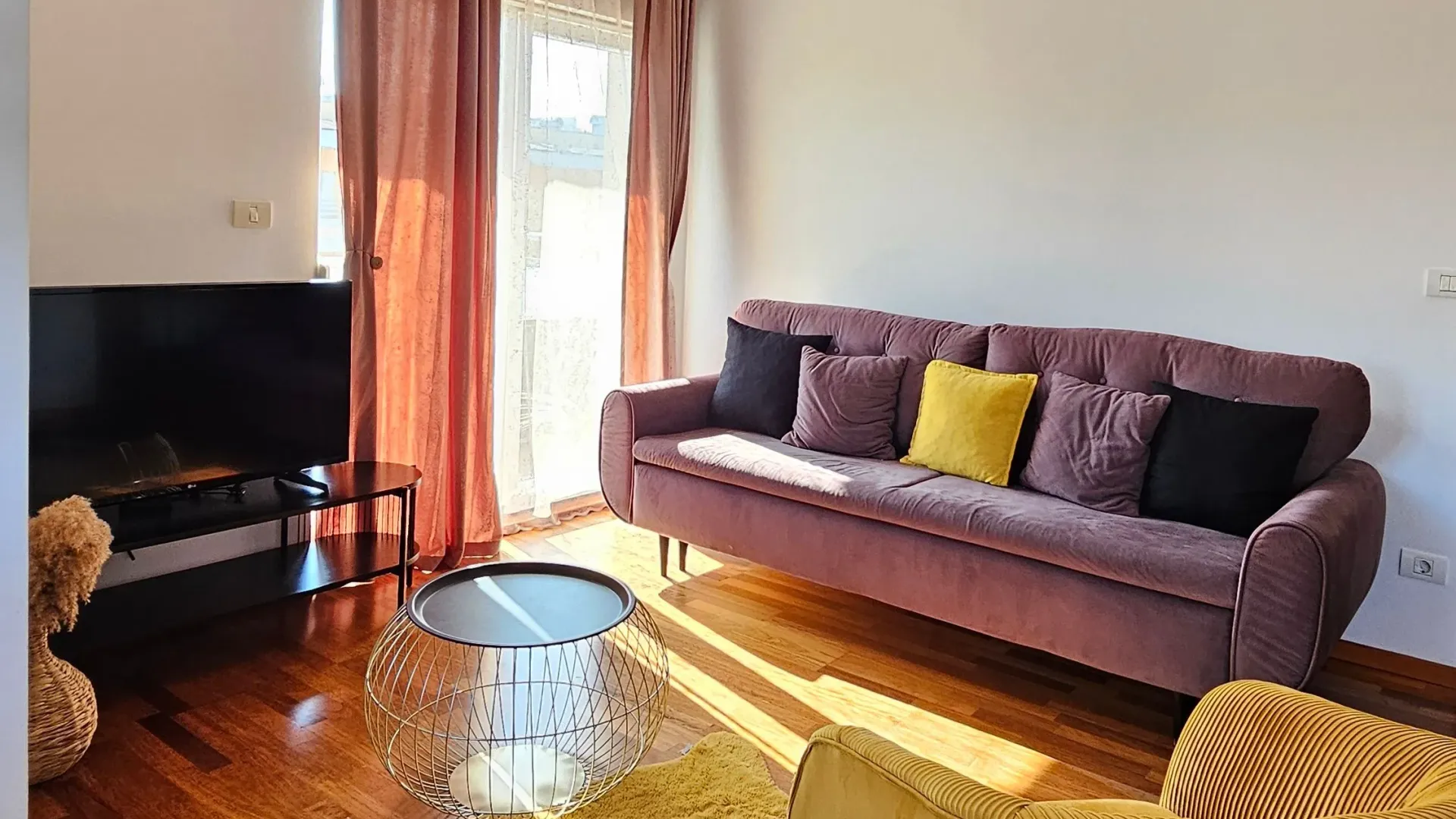 Rent, two bedroom apartment, 64m², City Kvart, Podgorica