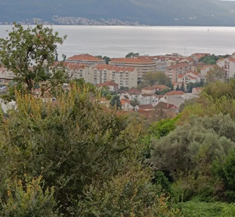 Izdavanje, jednosoban stan, 50m², Tivat, Crna Gora