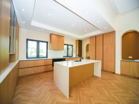 Izdavanje, kuća, 350m², Tuzi, Podgorica - image 14