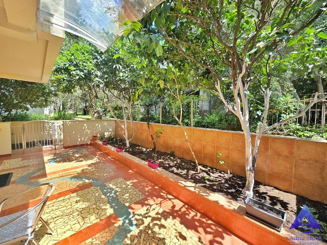Prodaja, jednosoban stan, 44m², Podkošljun, Budva