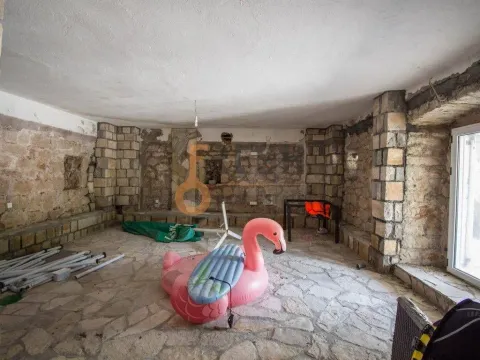 Sale, house, 440m², Budva, Crna Gora - image 11