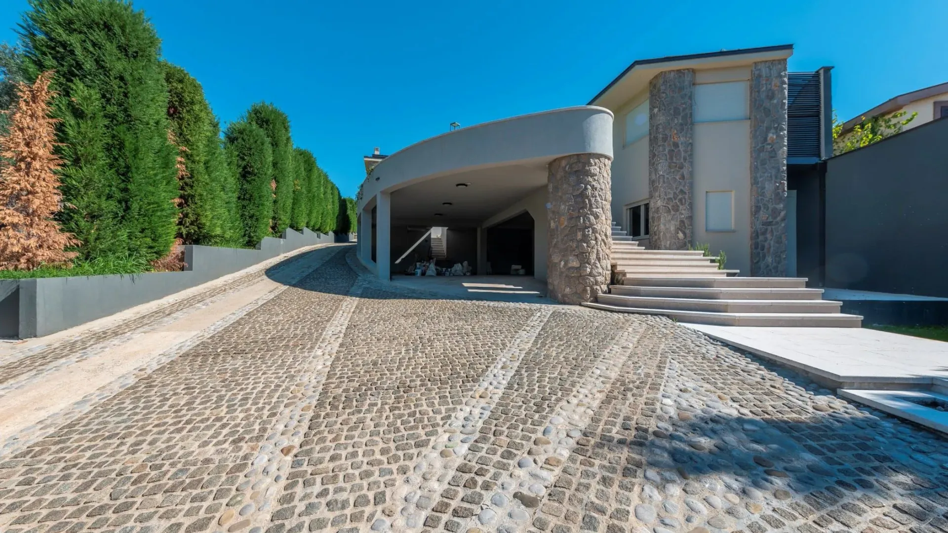 Sale, house, 492m², Mareza, Podgorica