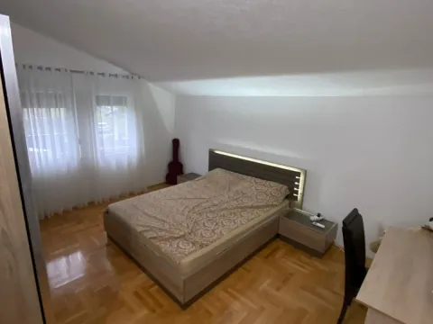 Rent, house, 250m², Karaburško Polje, Podgorica - image 11