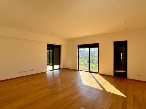 Sale, three bedroom apartment, 149m², Podgorica, Crna Gora - image 1