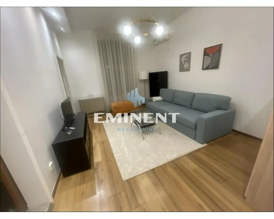 Izdavanje, stan, 42m², Stari Grad, Beograd