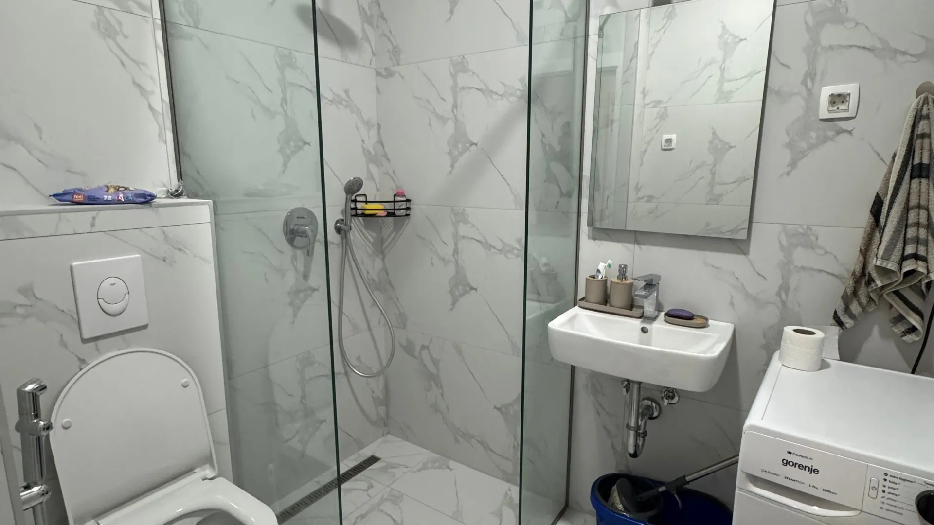 Izdavanje, dvosoban stan, 65m², Stari Aerodrom, Podgorica
