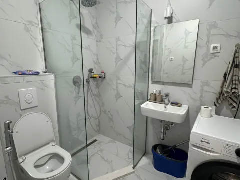 Izdavanje, dvosoban stan, 65m², Stari Aerodrom, Podgorica - image 7