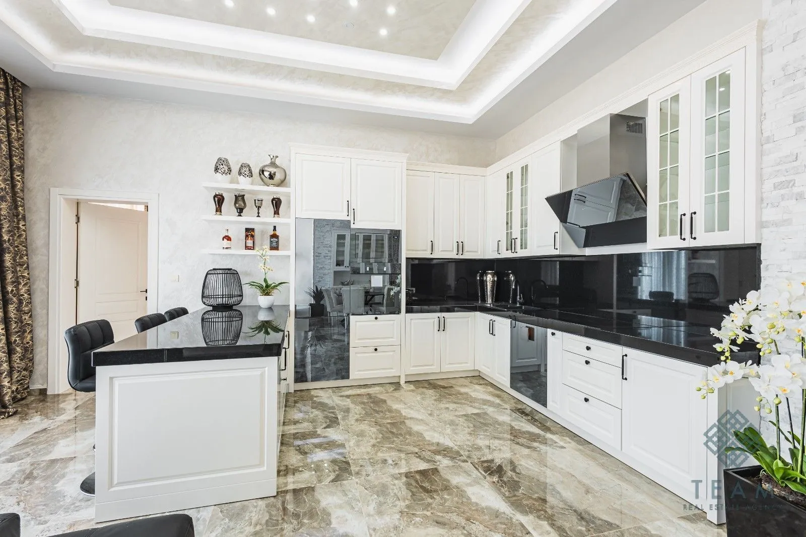 Sale, three bedroom apartment, 476m², Pinješ, Ulcinj
