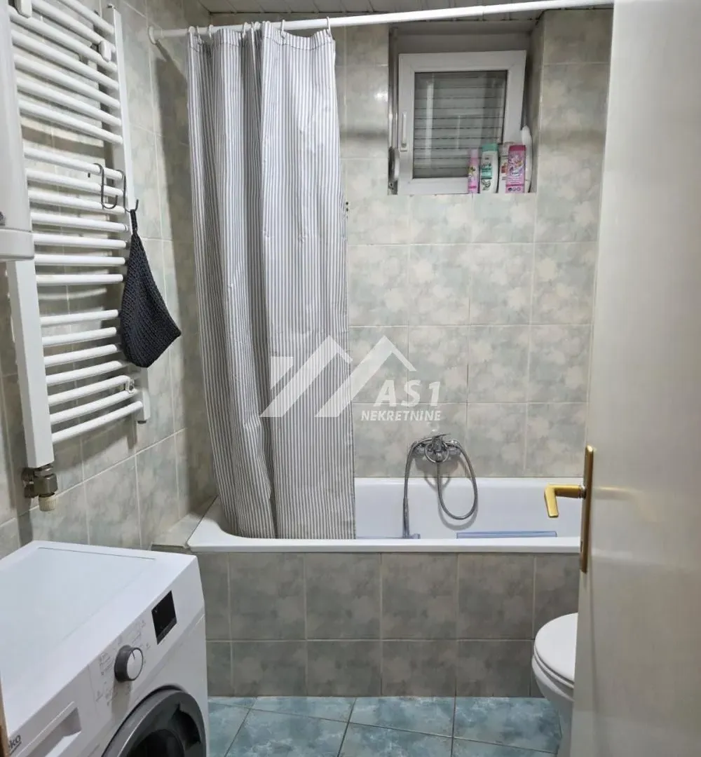 Izdavanje, dvosoban stan, 52m², Grbavica, Novi Sad Sve Podlokacije