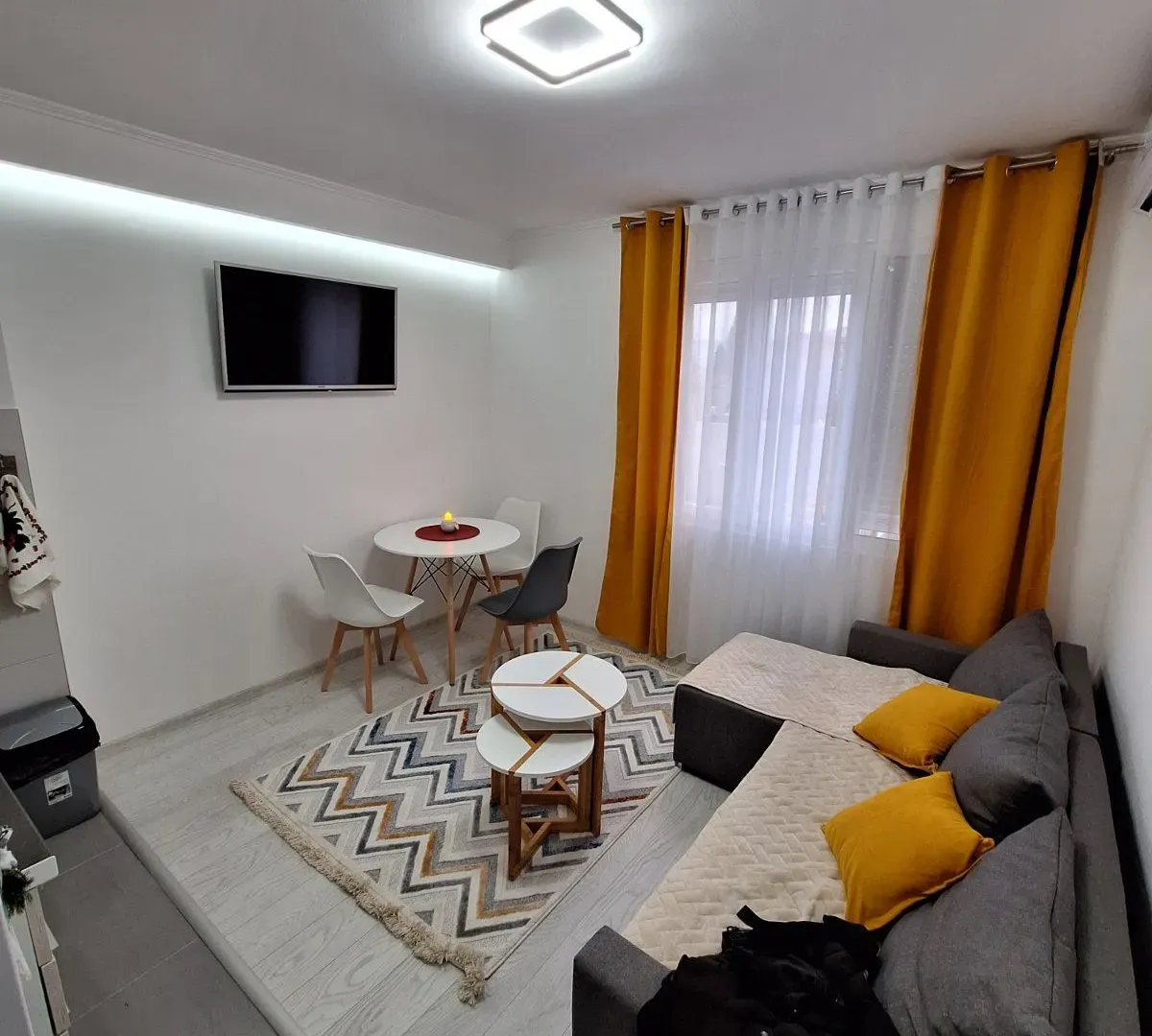Izdavanje, jednosoban stan, 30m², Drač, Podgorica
