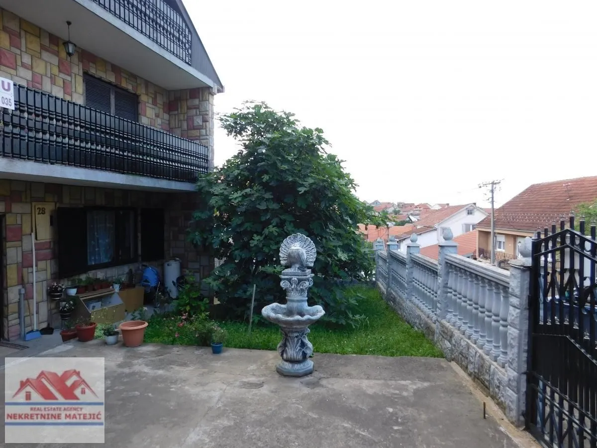 Prodaja, kuća, 250m², Grošnica, Kragujevac