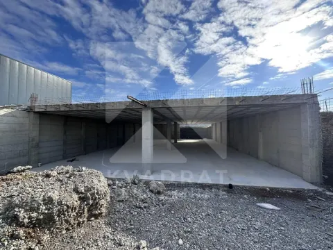 Rent, office space, 900m², Kuće Rakića, Podgorica - image 1