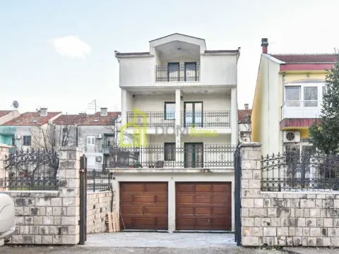 Prodaja, kuća, 300m², Zabjelo, Podgorica - image 17