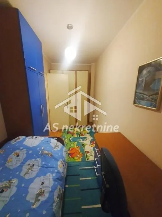 Izdavanje, trosoban stan, 70m², Novi Beograd Blok 33, Novi Beograd Sve Podlokacije