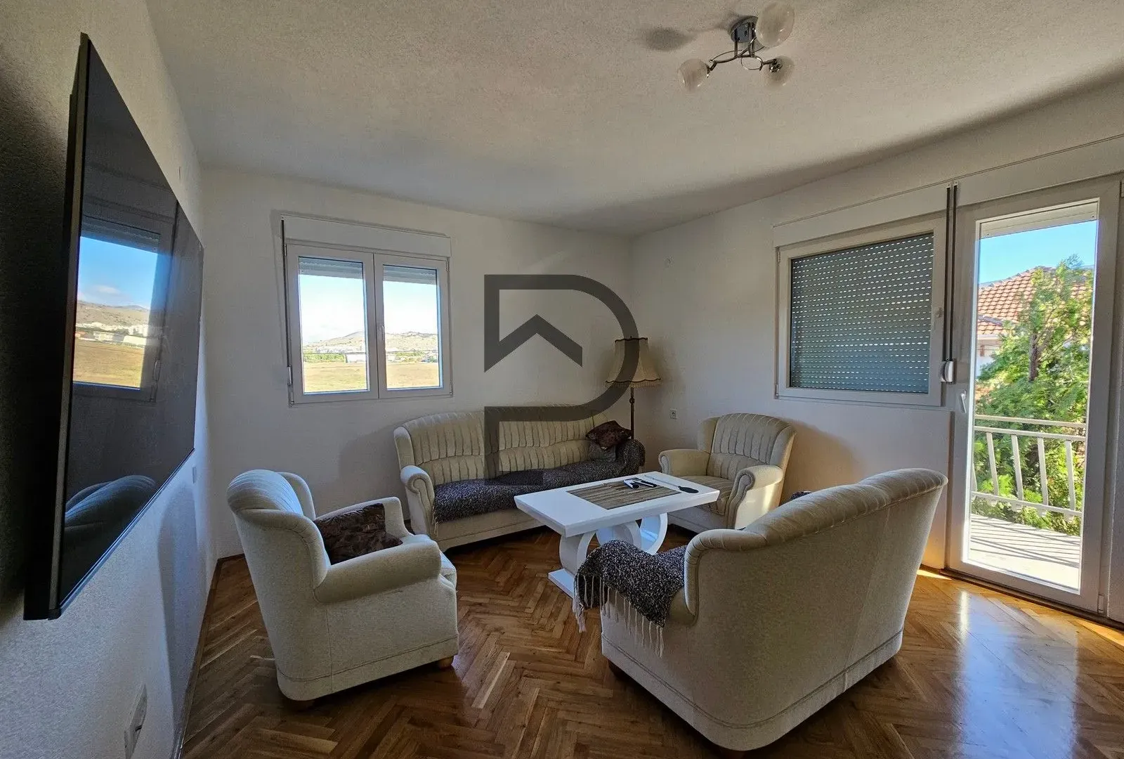 Izdavanje, stan, 91m², Gornja Gorica, Podgorica