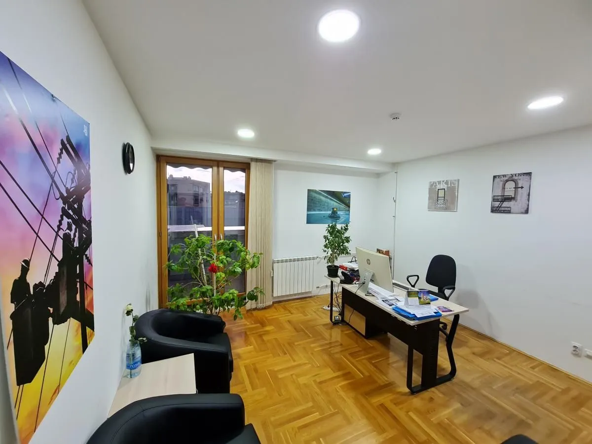 Rent, office space, 650m², Slavija, Vračar Sve Podlokacije
